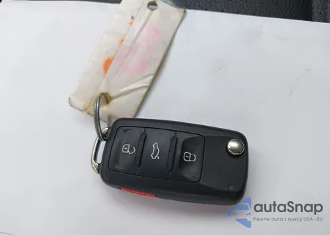 2014 Volkswagen Jetta 1.8T Se z USA, uszkodzony, nr VIN 3VWD17AJ2EM325099